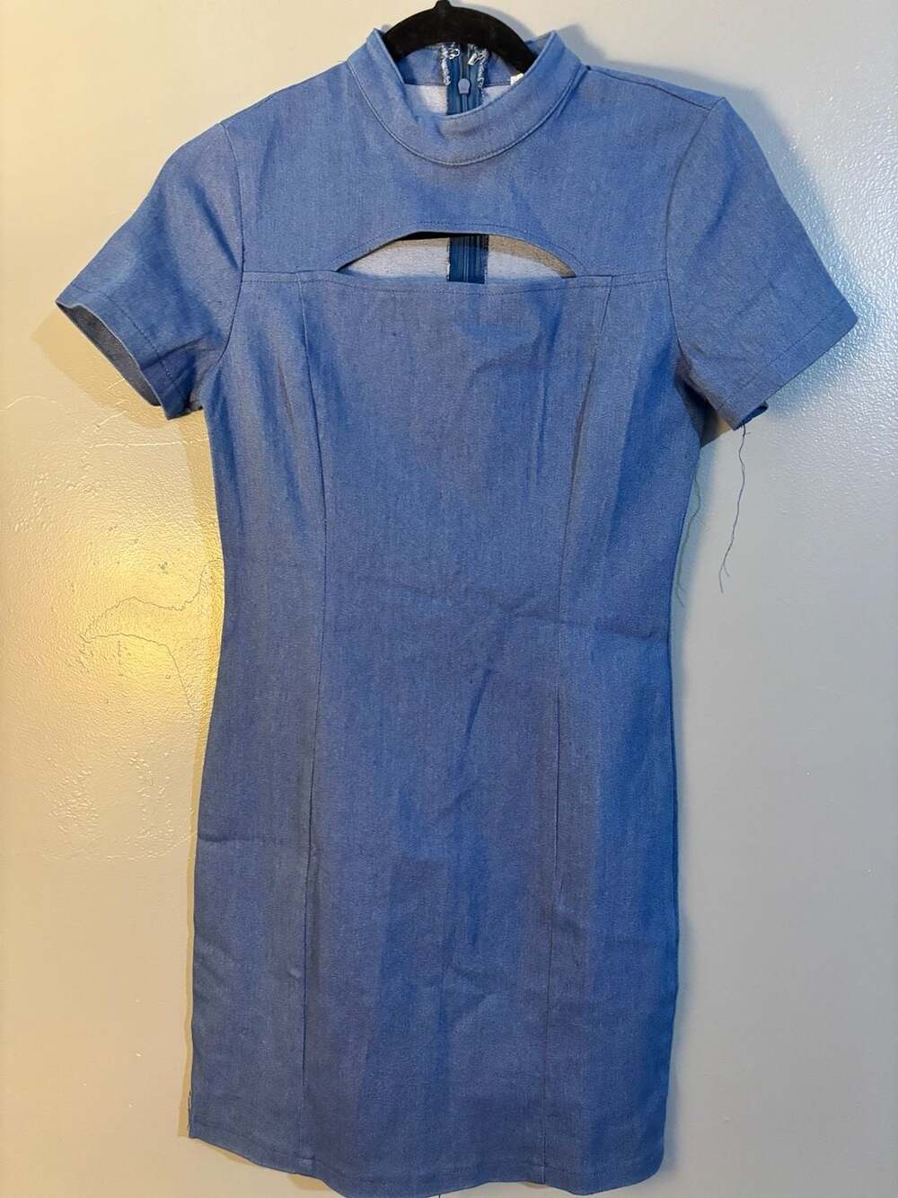 Kik Women's Blue Denim Short Sleeve Mock Neck Cutout Sheath Mini Dress